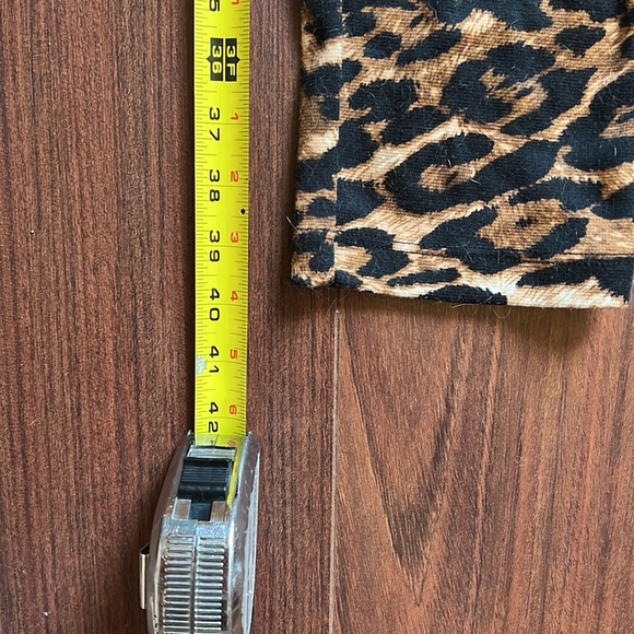 Countess Luann cheetah Print Pants Women's Size 8. - Picture 6 of 8